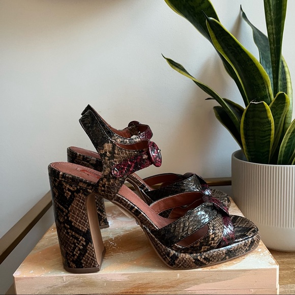 TopShop Snake Print Heeled Sandals - Picture 7 of 11